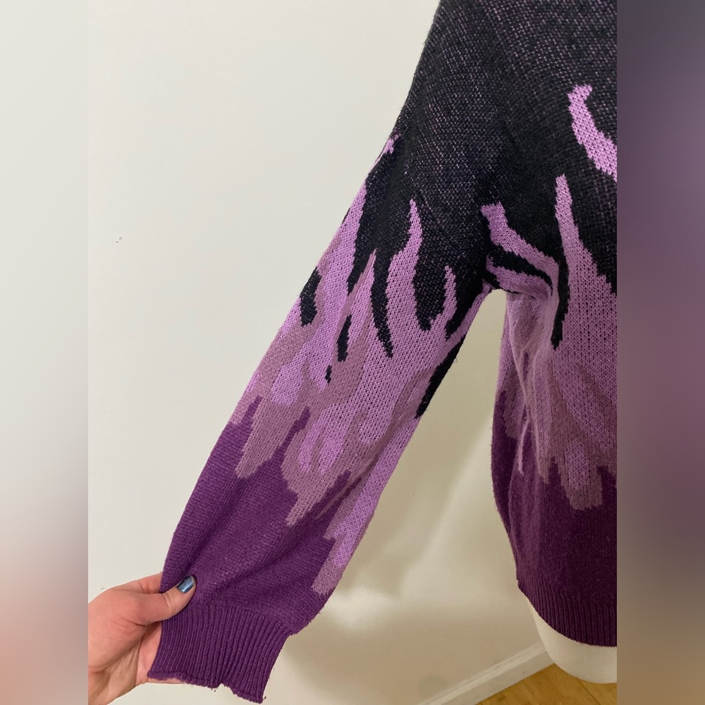 Fire Pattern Drop Shoulder Purple Ombré Flame Oversized Sweater Size Small 4 - Picture 6 of 12